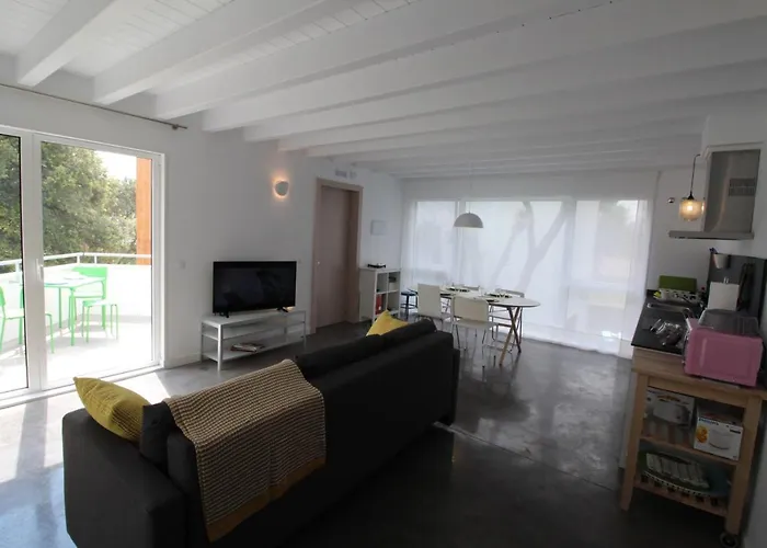 Apartamento 1 Dormitorio, Jardin Y Piscina - Apartamentos Montesomo